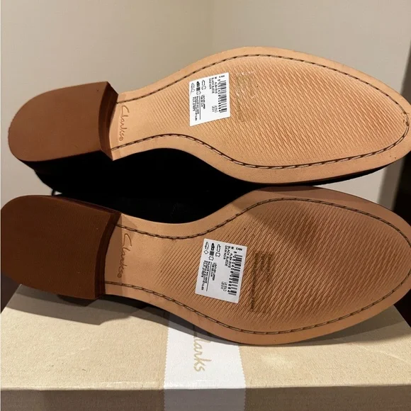 Clarks Black Suede Ankle Booties size 9 - Picture 3 of 9